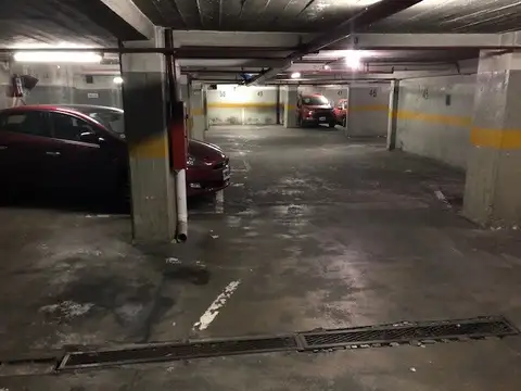 Garaje 2 Plantas1500m2 subsuelo 100 autos