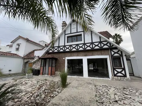 ¡VENTA! Hermosa casona APTA LOCAL COMERCIAL/GASTRONOMICO en el Cerro de las Rosas