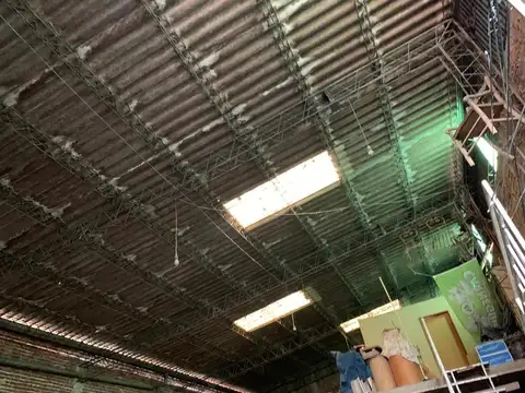 Local en Venta en Campana, USD 180.000