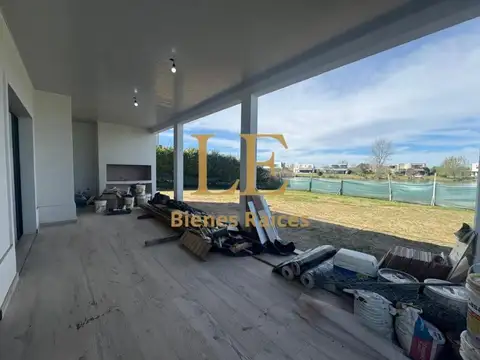 Casa en Venta en El Cantón, USD 350.000