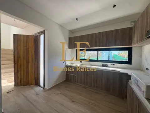VENTA CASA EN EL CANTON A LA LAGUNA