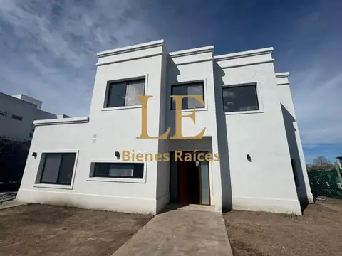 VENTA CASA EN EL CANTON A LA LAGUNA