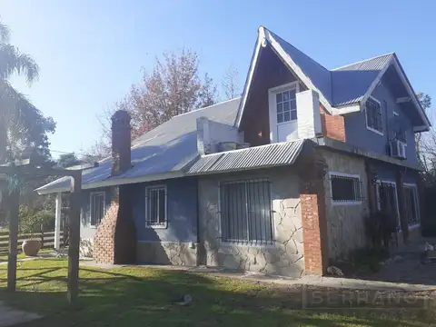 Venta casa 3 ambiente con pileta en Parque Sakura, Exaltación de la Cruz