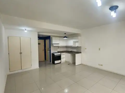 Departamento en Alquiler en Belgrano C, $ 550.000