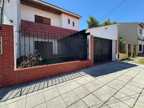 PADILLA 377. Entre Coronel Burela y Av. Teodoro Sanchez De Bustama