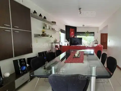 Casa 6 ambientes con 4 baños