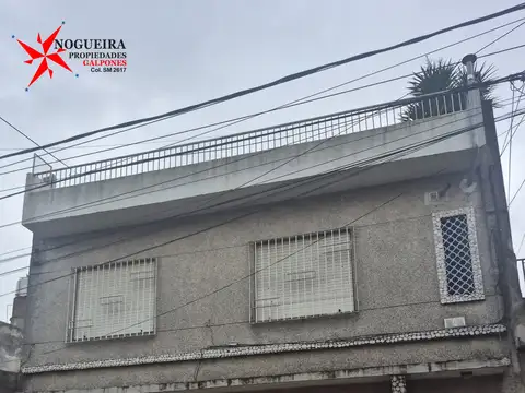 PH 3 AMBIENTES EN PLANTA ALTA A 5 CUADRAS APROX DE CASEROS CENTRO-ACCESO A LINEAS DE COLECTIVO