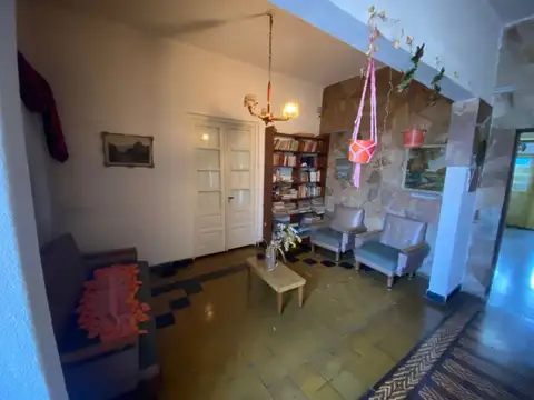 Casa 5 ambientes con 1 baño