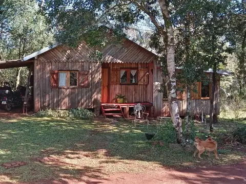 Casa en venta - 3 Dormitorios 1 Baño - Cochera - 3Ha - Misiones