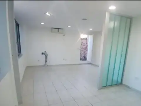 ALQUILER GALPÓN COMERCIAL CON DOBLE INGRESO -RAMOS