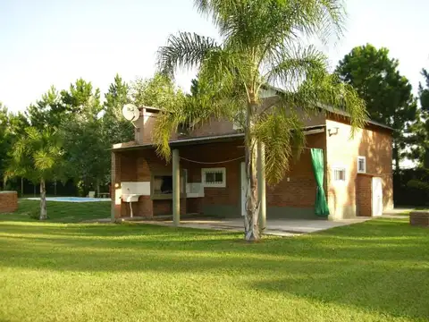 HERMOSO COMPLEJO DE 2 CABAÑAS EN VENTA - ARROYO LEYES