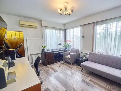 CASA EN VENTA QUILMES 5 ambientes terraza