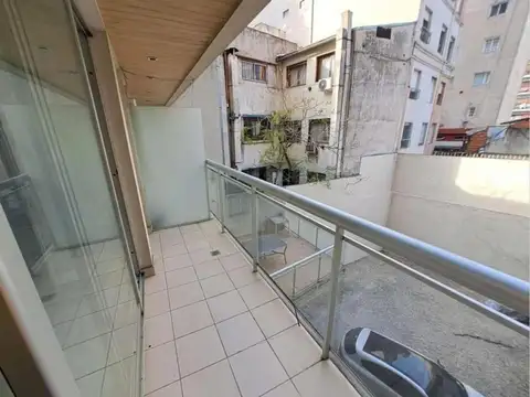 Av alberdi 838 , Piso 2