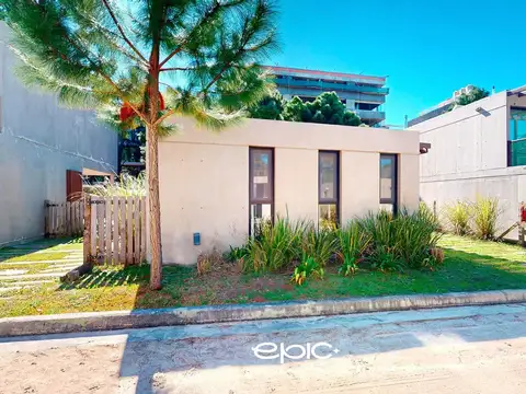 Casa en venta con seguridad en Pinamar Norte