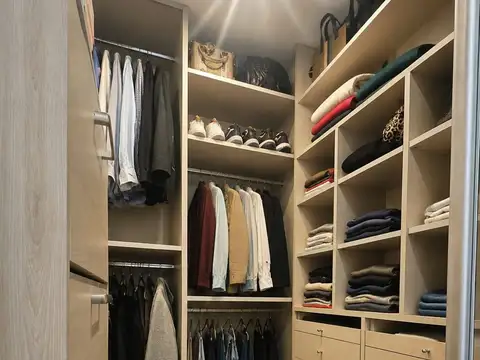 Venta Casa 3 amb - Ciudad Jardín -Quincho y Pileta