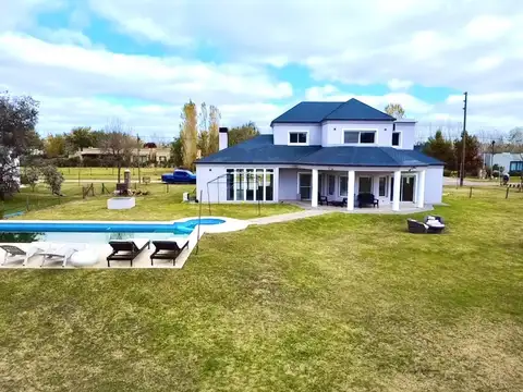 Casa en Venta con 1 cochera