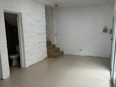 Departamento en Alquiler en Monte Grande, $ 950.000