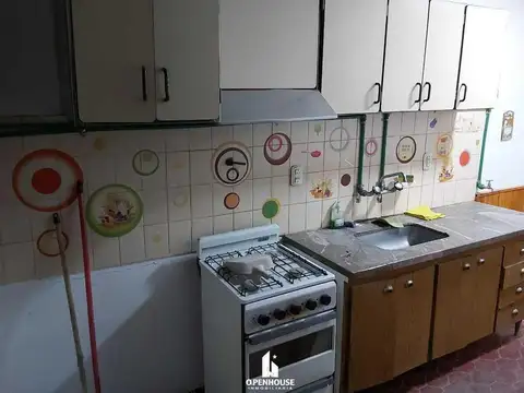 OPENHOUSE VENDE departamento en calle Portugal del B° Santa Ana.