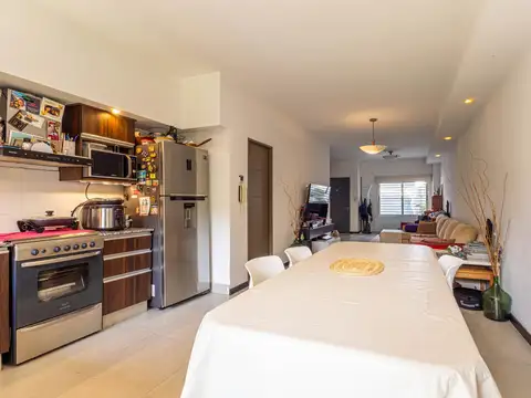 Casa 4 ambientes con 2 baños