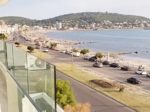 Apartamento en venta c/ cochera en Piriápolis