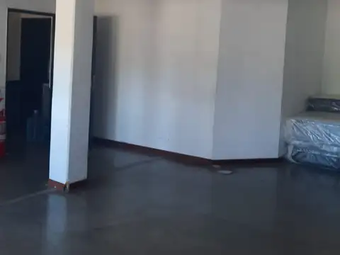 Galpon en Alquiler 27  mts Frente