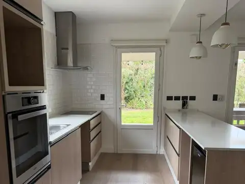Casa en Alquiler de 3 dormitorios