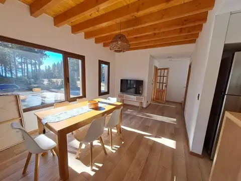 Casa moderna en esquina c/vista. Exclusivo entorno