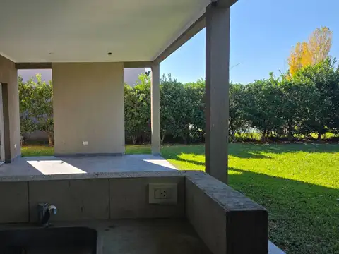 Casa en Venta en Pilar del Este - San Eduardo, USD 145.000