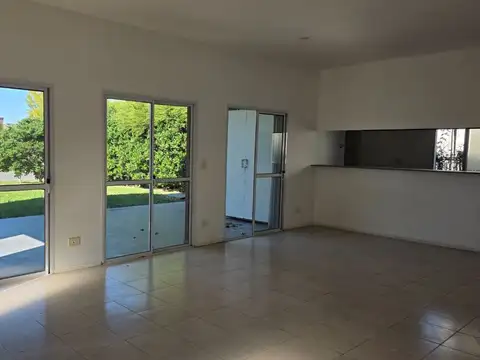 VENTA CASA 4AMB SAN EDUARDO PILAR DEL ESTE