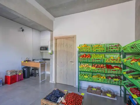 VENTA LOCAL COMERCIAL CON RENTA 6% TRES CRUCES