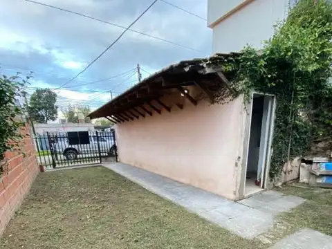 CASA PH MONOAMBIENTE EN VENTA  - ITUZAINGO NORTE