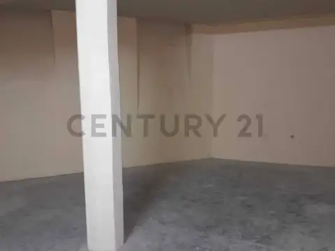 Avenida Valentín Alsina 2000, Piso 0