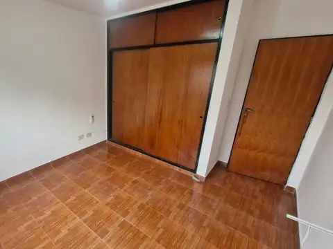 Depto Tipo Casa en Alquiler en Lomas del Mirador, $ 500.000