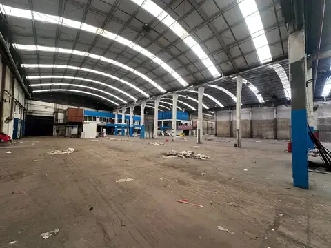 Excelente galpón de 6000m2