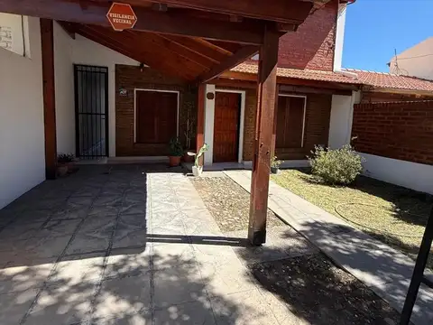 Casa en venta en Barrio Santa Genoveva – Neuquén