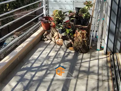 Venta De Departamento 2 Ambientec Con Cochera Y Doble Balcon En Centro De San Martin