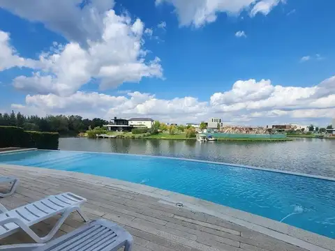 La Mansa vista al lago central