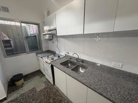Depto Tipo Casa en Alquiler en Wilde, $ 800.000
