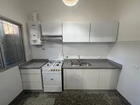 Depto Tipo Casa en Alquiler de 4 ambientes