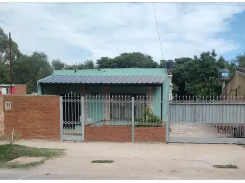 VENTA- CASA  3 AMB, CON QUINCHO, PISCINA, JARDIN Y PATIO- VIRREY DEL PINO