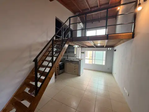 Departamento 2 ambientes con entrepiso en alquiler en San Andrés