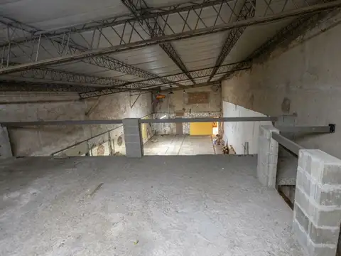 DEPOSITO DOBLE ALTURA VENTA C/VIVIENDA LOTE PROPIO