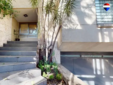Casa en Venta Reciclada San Cristóbal con Jardín 