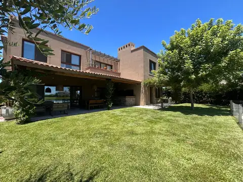 Casa en Venta de 4 dormitorios
