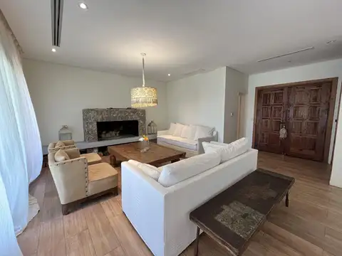Casa en Venta al Este
