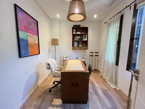 Casa en Venta con 4 cocheras