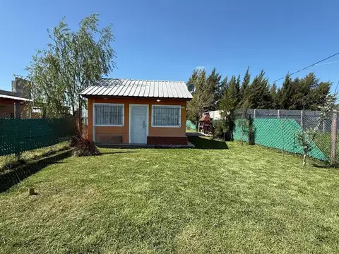 Casaquinta con Quincho y Pileta.