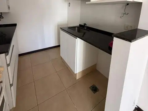 ALQUILER 1 DORMITORIO POSIBILIDAD DE COCHERA