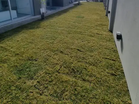 Casa 6 ambientes con 3 baños