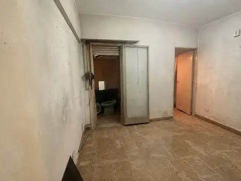 Venta Depto 2 Amb. c/Patio A refaccionar Caballito